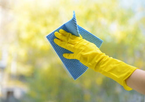 Routine gutter maintenance for a Kennington residential property