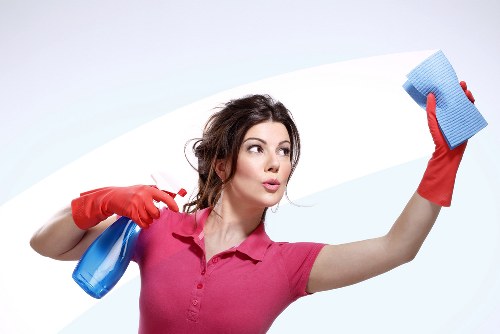 Bathroom move out cleaning for a local Kennington rental property